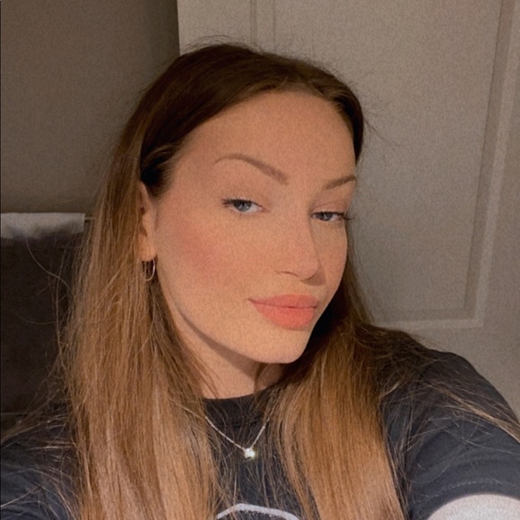 emma_djones